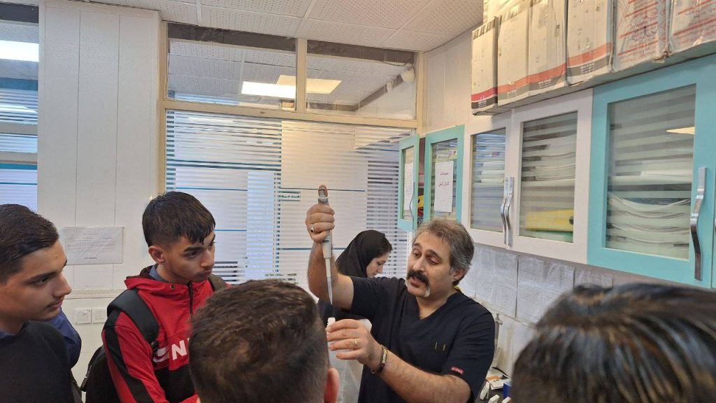 بازدید از آزمایشگاه