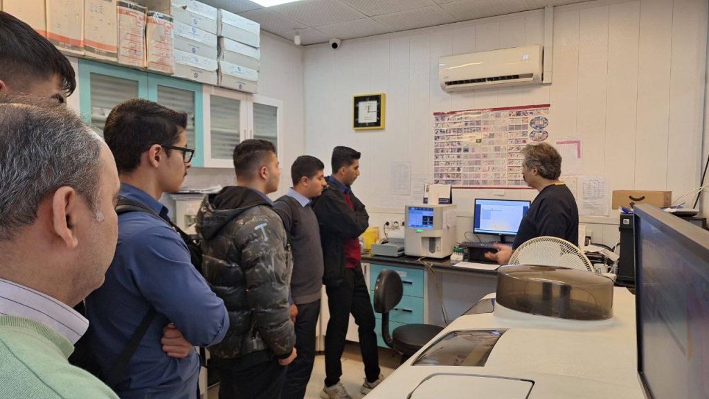 بازدید از ازمایشگاه